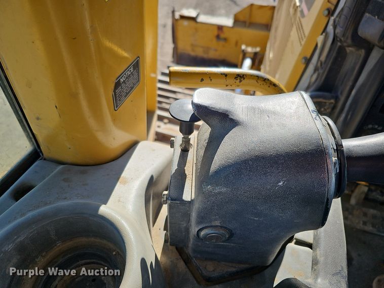 image for item DQ8678 2003 Caterpillar D6N LGP dozer