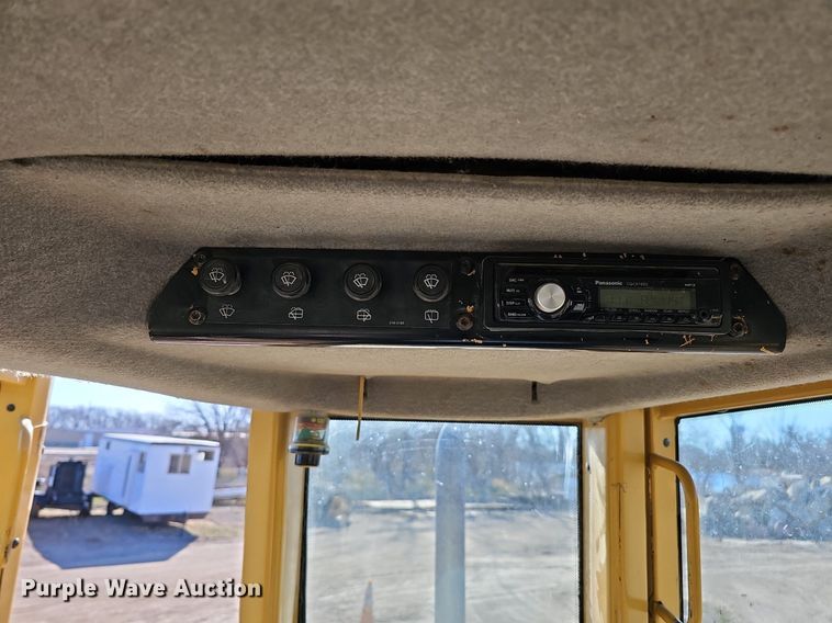 image for item DQ8678 2003 Caterpillar D6N LGP dozer