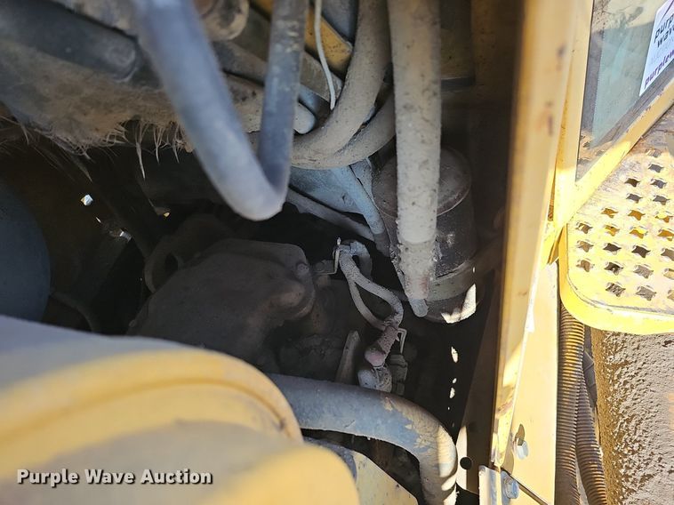 image for item DQ8678 2003 Caterpillar D6N LGP dozer