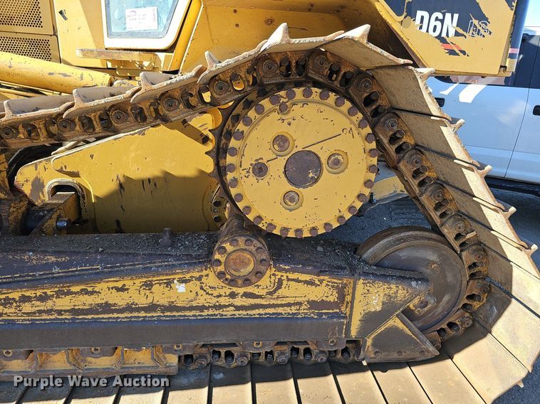 image for item DQ8678 2003 Caterpillar D6N LGP dozer