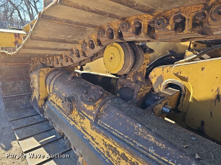 image for item DQ8678 2003 Caterpillar D6N LGP dozer