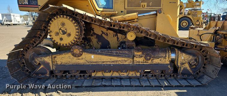 image for item DQ8678 2003 Caterpillar D6N LGP dozer
