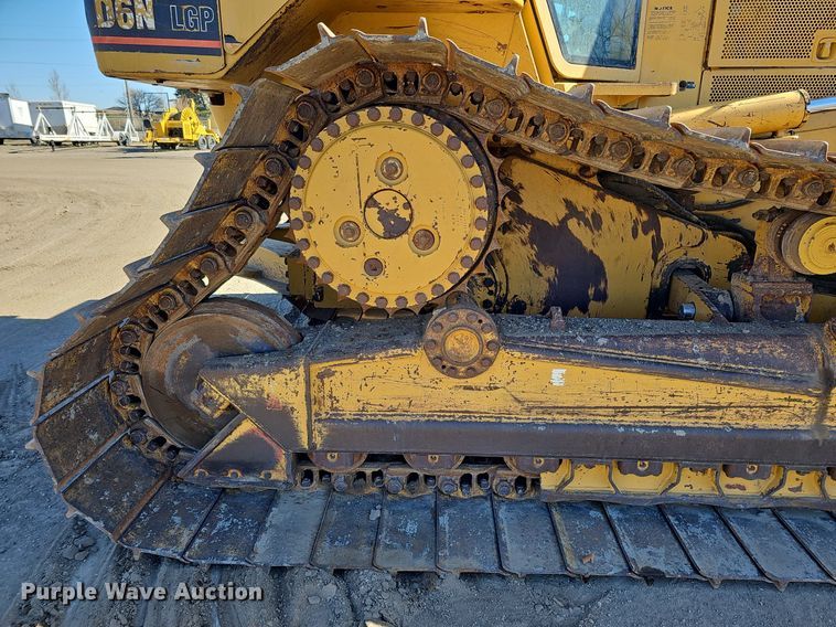 image for item DQ8678 2003 Caterpillar D6N LGP dozer
