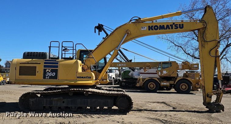 image for item DQ8679 2013 Komatsu PC360LC-10 excavator