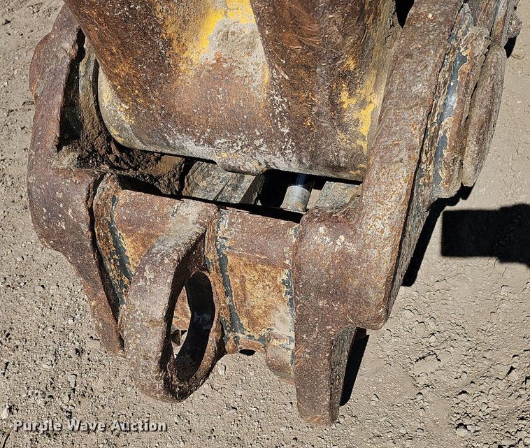 image for item DQ8679 2013 Komatsu PC360LC-10 excavator