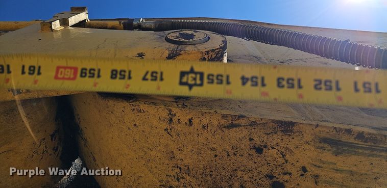 image for item DQ8679 2013 Komatsu PC360LC-10 excavator