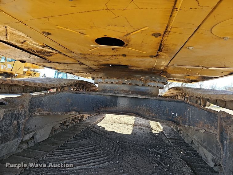 image for item DQ8679 2013 Komatsu PC360LC-10 excavator