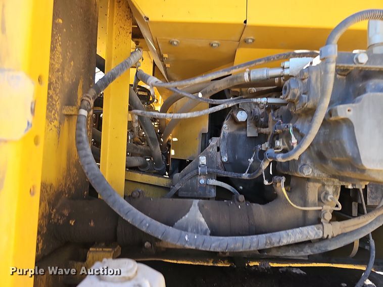 image for item DQ8679 2013 Komatsu PC360LC-10 excavator