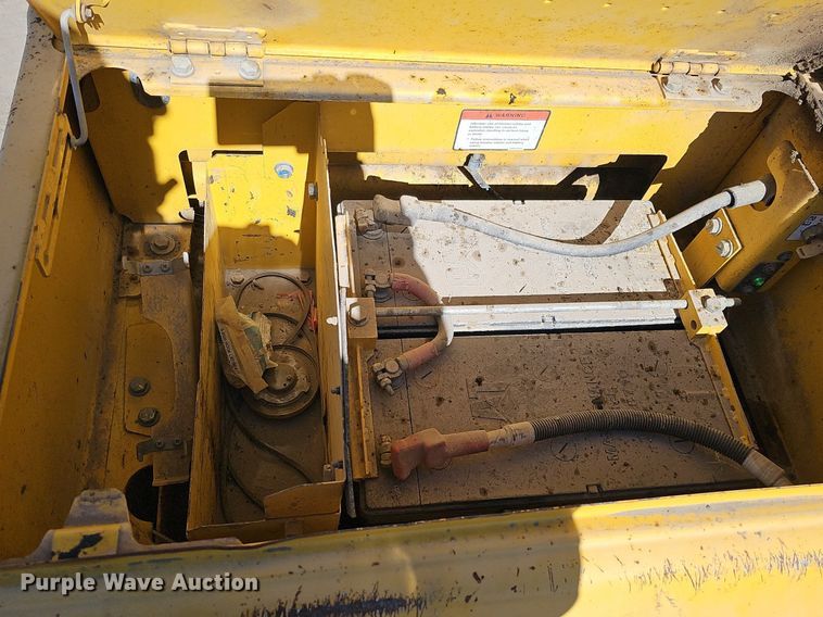 image for item DQ8679 2013 Komatsu PC360LC-10 excavator