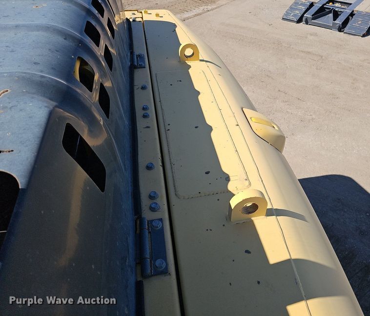 image for item DQ8679 2013 Komatsu PC360LC-10 excavator