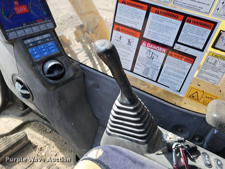 image for item DQ8679 2013 Komatsu PC360LC-10 excavator