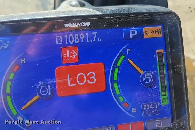 image for item DQ8679 2013 Komatsu PC360LC-10 excavator