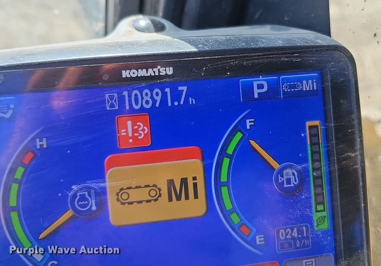 image for item DQ8679 2013 Komatsu PC360LC-10 excavator