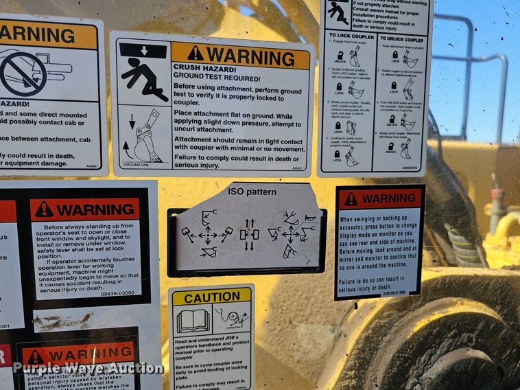 image for item DQ8679 2013 Komatsu PC360LC-10 excavator