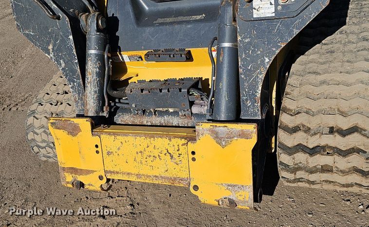 image for item DQ8680 2019 John Deere 333G tracked skid steer loader