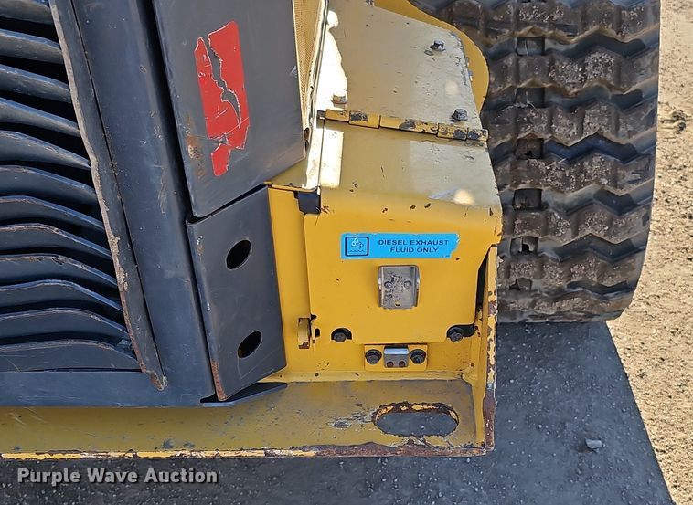 image for item DQ8680 2019 John Deere 333G tracked skid steer loader