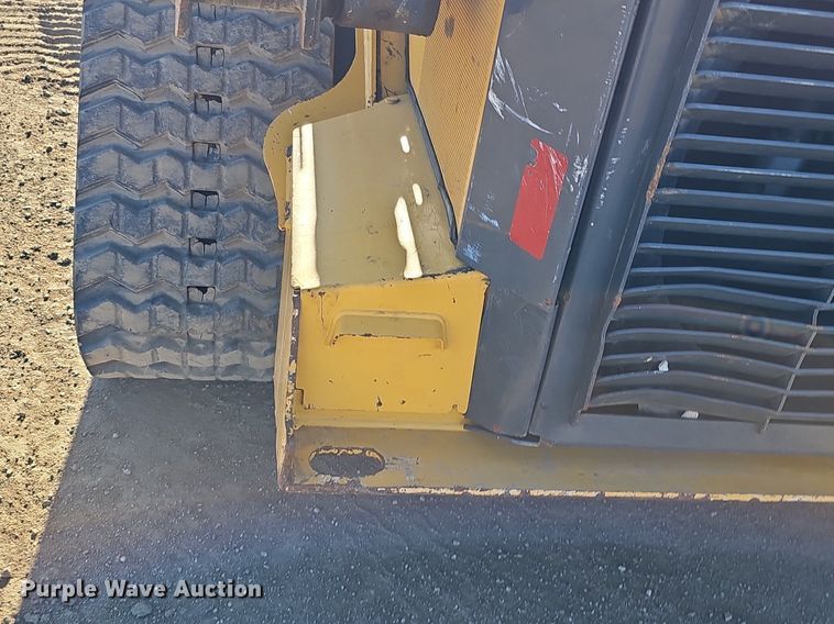 image for item DQ8680 2019 John Deere 333G tracked skid steer loader