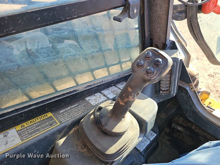 image for item DQ8680 2019 John Deere 333G tracked skid steer loader