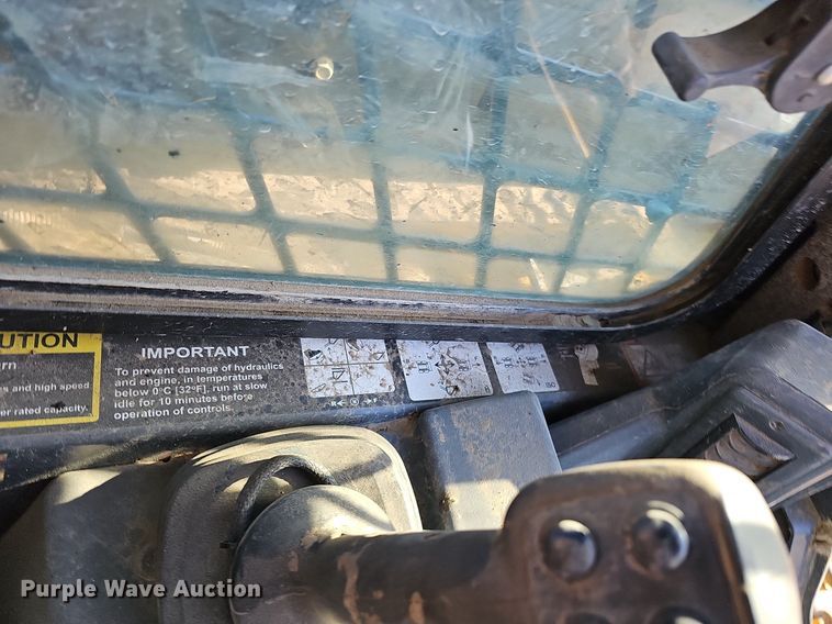 image for item DQ8680 2019 John Deere 333G tracked skid steer loader