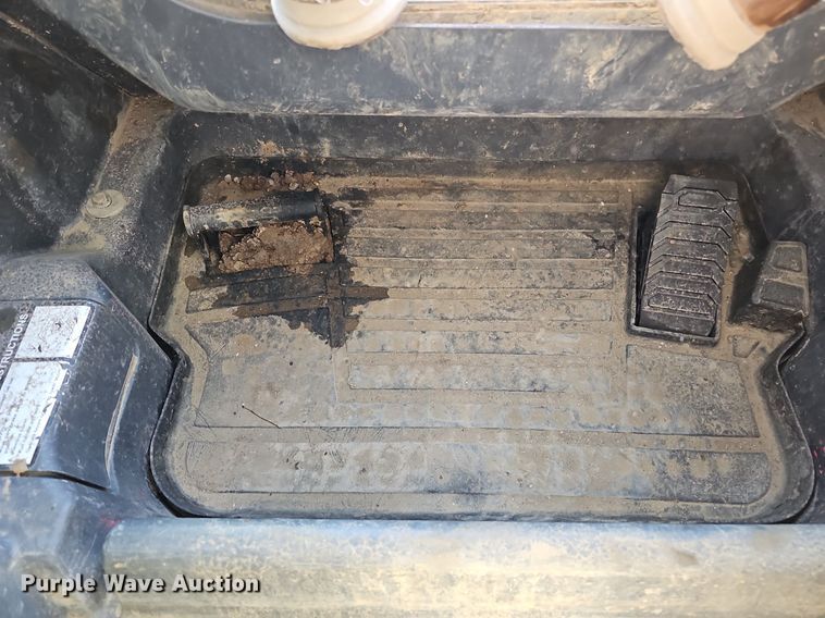 image for item DQ8680 2019 John Deere 333G tracked skid steer loader