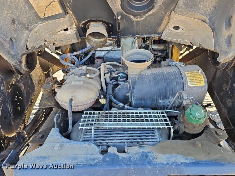 image for item DQ8680 2019 John Deere 333G tracked skid steer loader