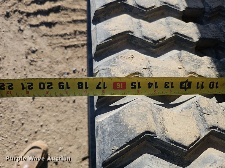 image for item DQ8680 2019 John Deere 333G tracked skid steer loader