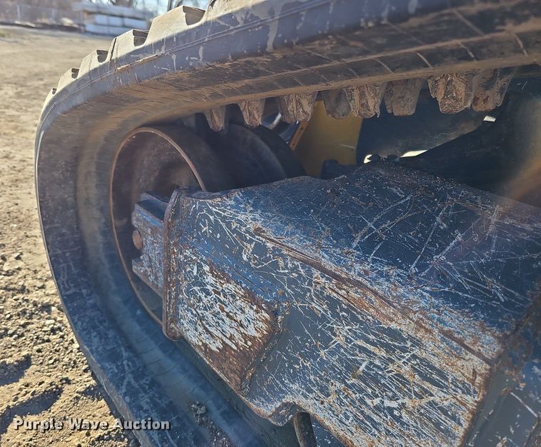 image for item DQ8680 2019 John Deere 333G tracked skid steer loader