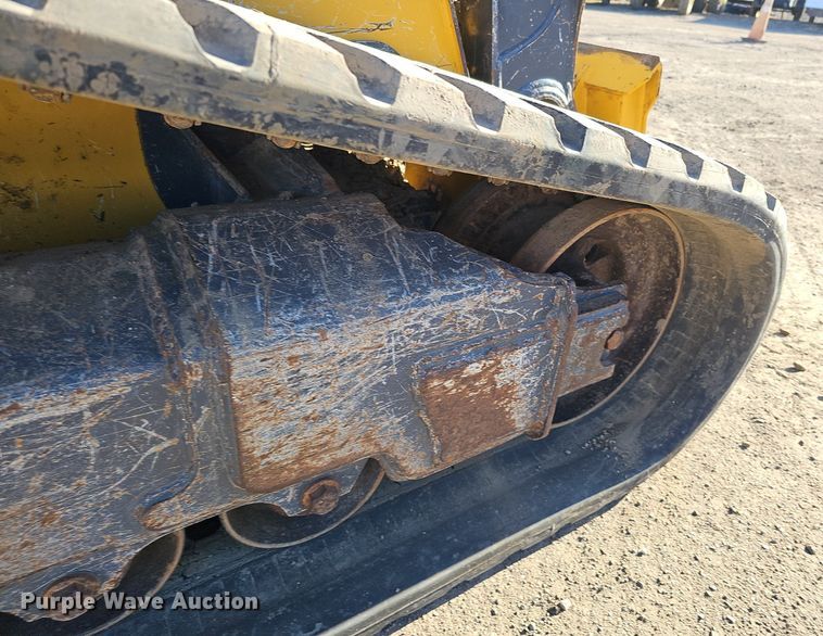 image for item DQ8680 2019 John Deere 333G tracked skid steer loader