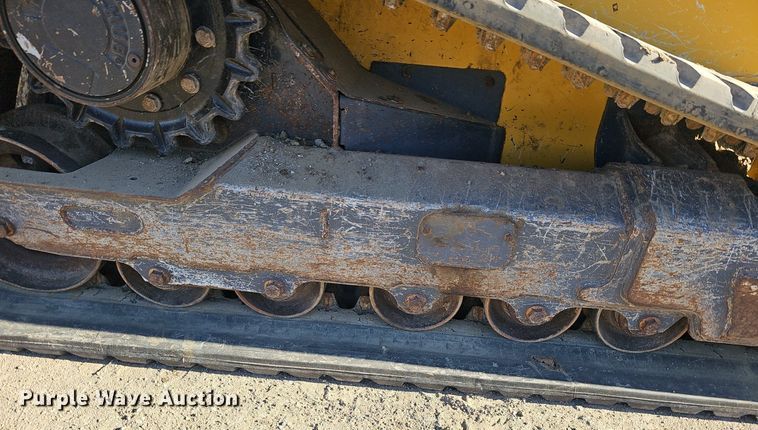 image for item DQ8680 2019 John Deere 333G tracked skid steer loader