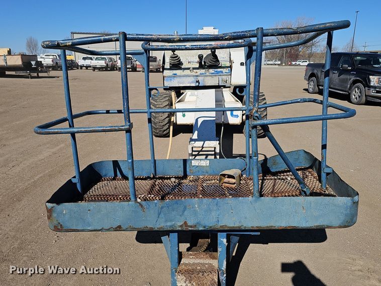 image for item DQ8681 1991 Mark Industries 62C boom lift