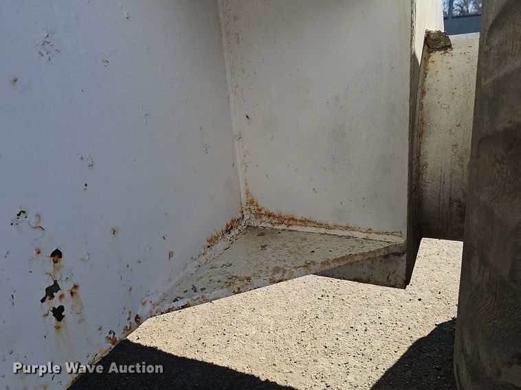 image for item DQ8681 1991 Mark Industries 62C boom lift