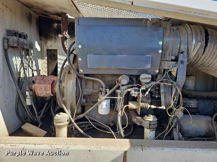 image for item DQ8681 1991 Mark Industries 62C boom lift