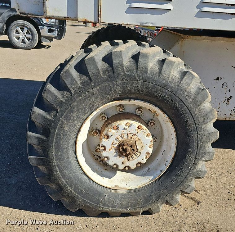 image for item DQ8681 1991 Mark Industries 62C boom lift