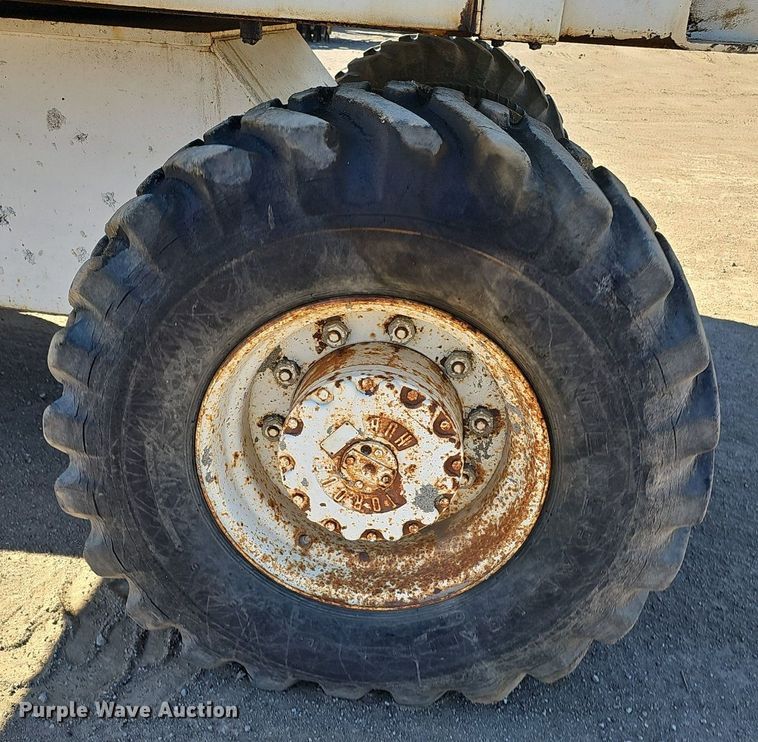 image for item DQ8681 1991 Mark Industries 62C boom lift