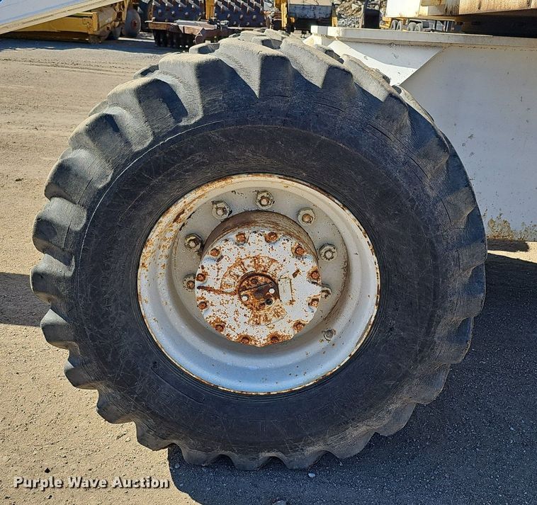 image for item DQ8681 1991 Mark Industries 62C boom lift