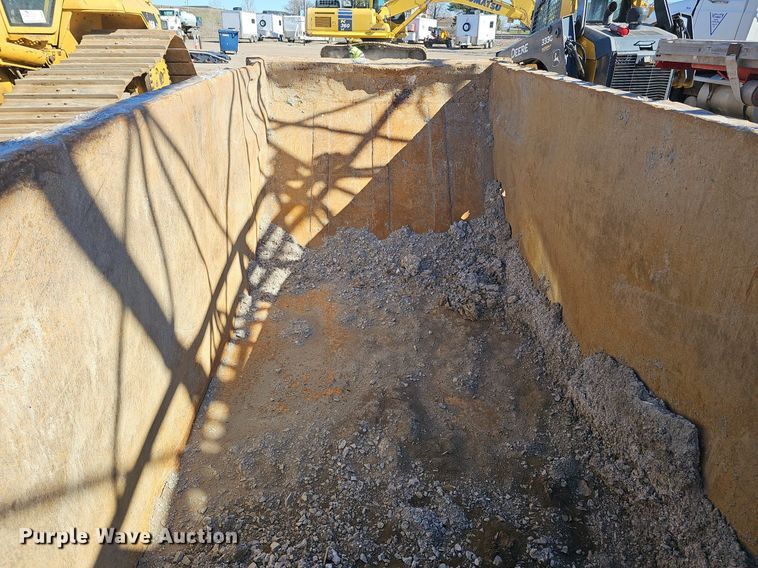 image for item DQ8683 Rock box