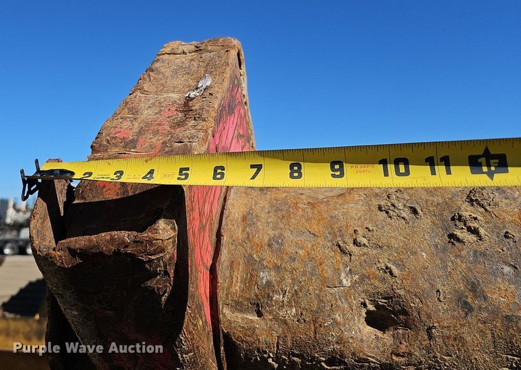 image for item DQ8683 Rock box