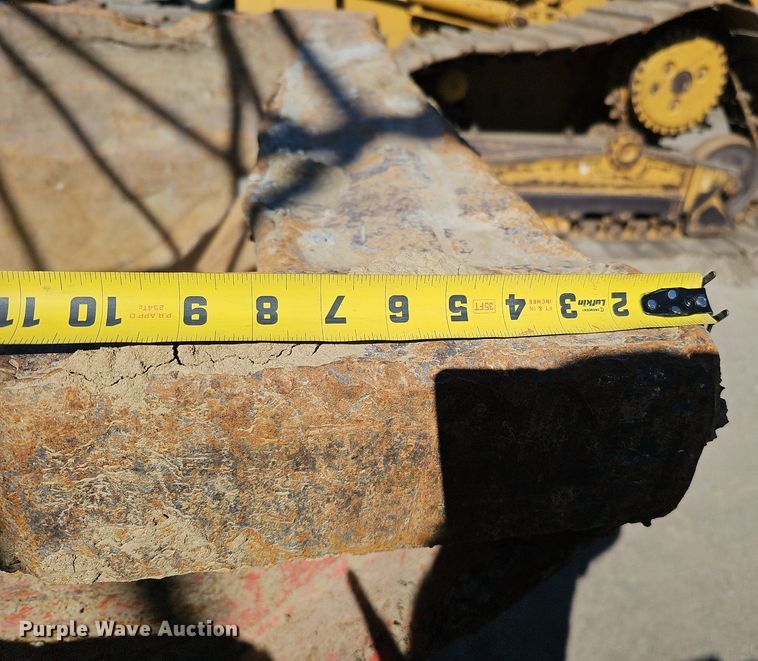 image for item DQ8683 Rock box