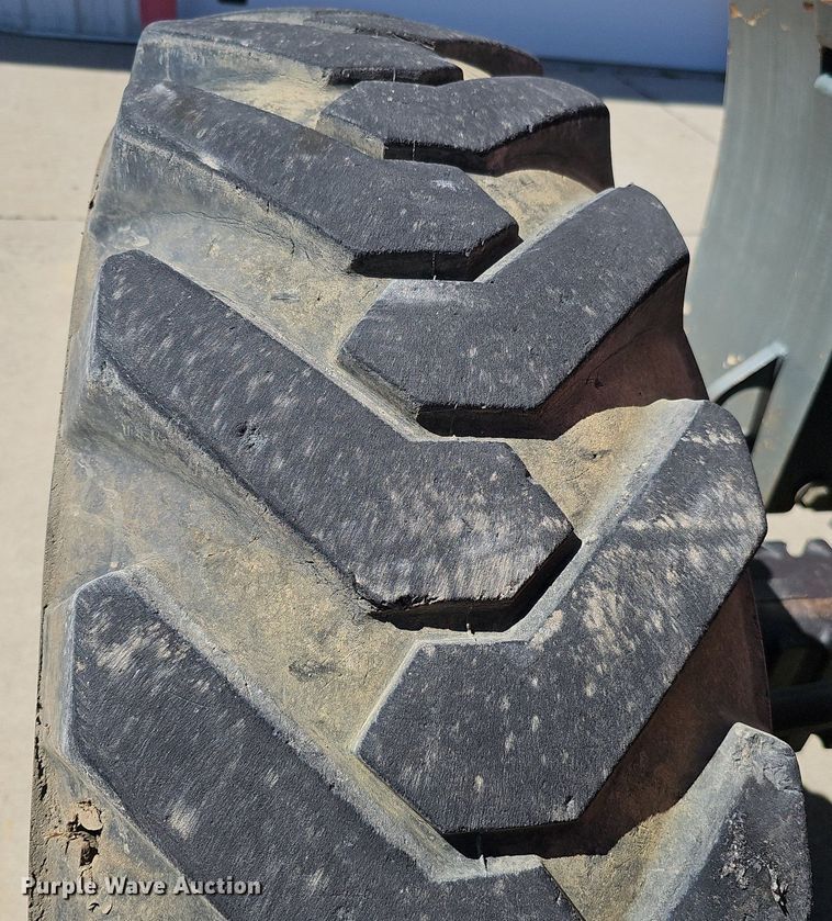 image for item DQ8687 2006 JLG G9-43A telehandler