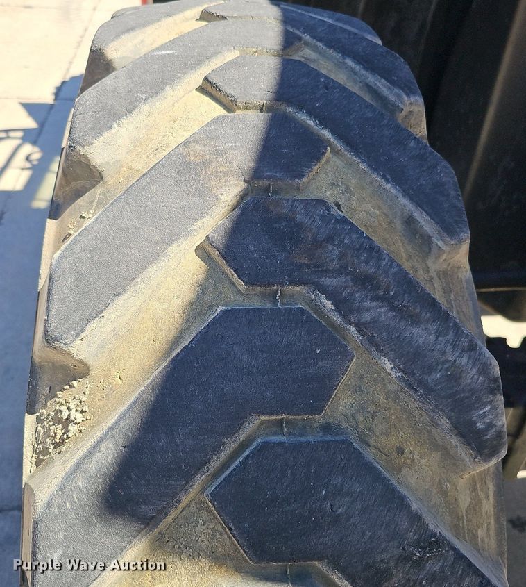 image for item DQ8687 2006 JLG G9-43A telehandler