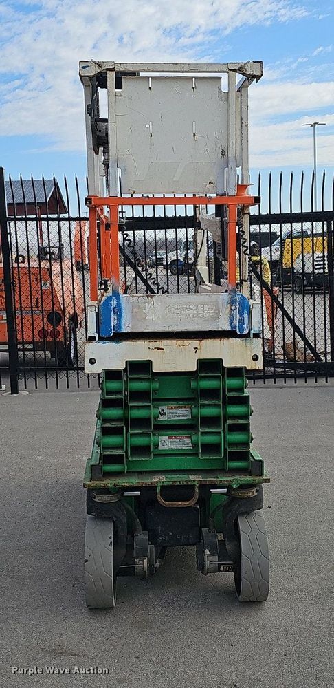 image for item DQ8715 2015 JLG 2632 ES scissor lift