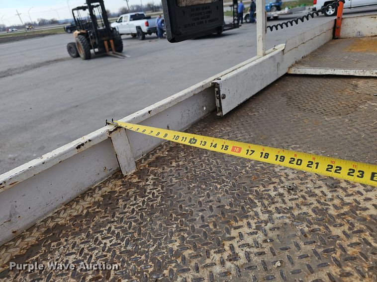 image for item DQ8715 2015 JLG 2632 ES scissor lift