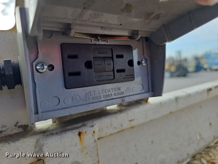 image for item DQ8715 2015 JLG 2632 ES scissor lift