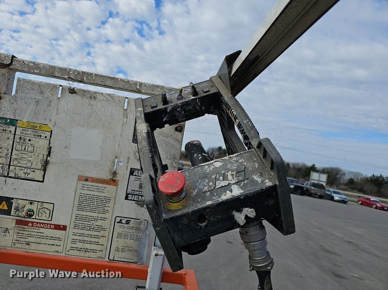 image for item DQ8715 2015 JLG 2632 ES scissor lift