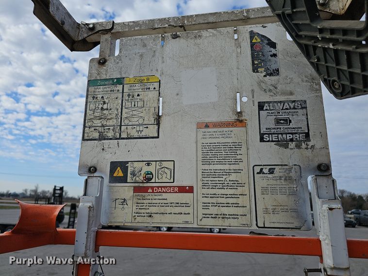 image for item DQ8715 2015 JLG 2632 ES scissor lift