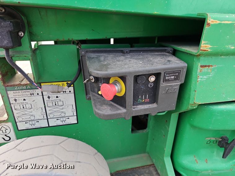 image for item DQ8715 2015 JLG 2632 ES scissor lift