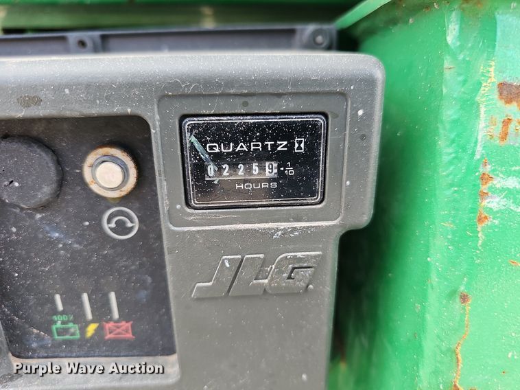 image for item DQ8715 2015 JLG 2632 ES scissor lift