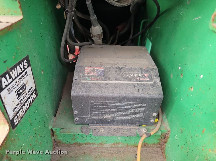 image for item DQ8715 2015 JLG 2632 ES scissor lift