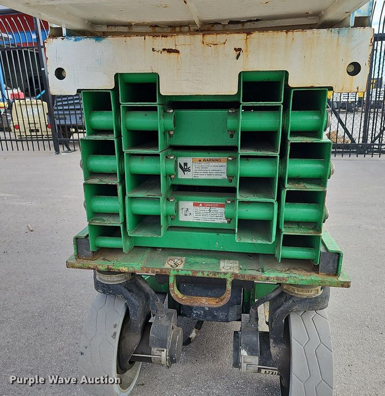 image for item DQ8715 2015 JLG 2632 ES scissor lift