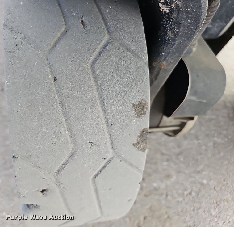 image for item DQ8715 2015 JLG 2632 ES scissor lift